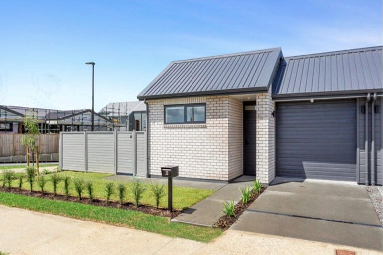 Photo of property in 32 Port Way, Rosehill, Papakura, 2113