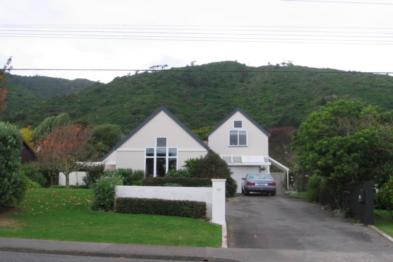 Photo of property in 23 Winara Avenue, Waikanae, 5036