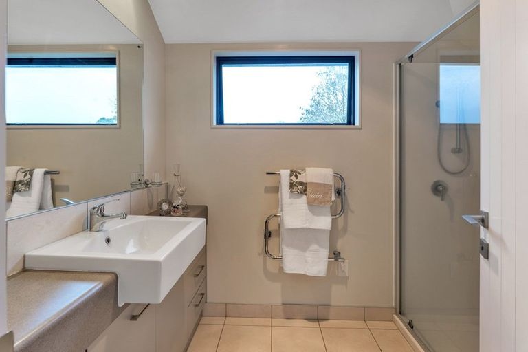 Photo of property in 192 Ridge Road, Howick, Auckland, 2014