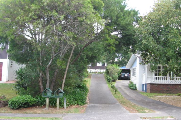 Photo of property in 27 Park Hill Road, Birkenhead, Auckland, 0626
