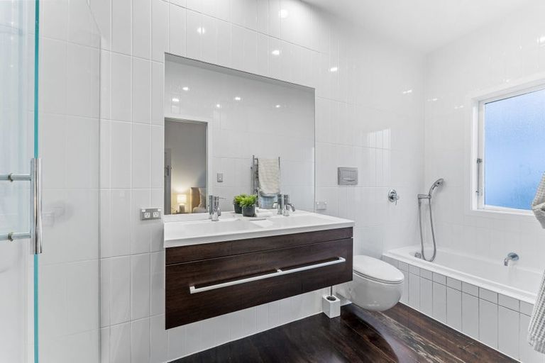 Photo of property in 1/20 Richmond Avenue, Northcote Point, Auckland, 0627