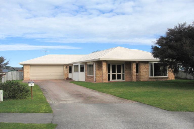 Photo of property in 1 Ben Lomond Place, Nawton, Hamilton, 3200