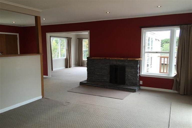 Photo of property in 42 Highland Avenue, Titirangi, Auckland, 0604