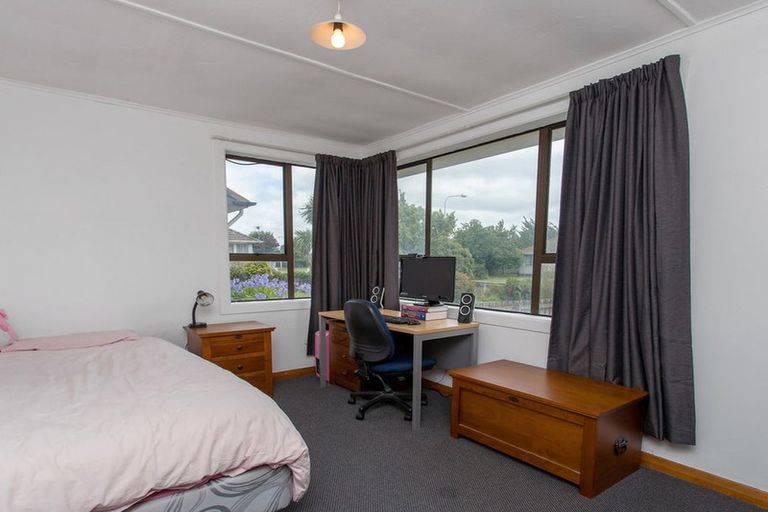 Photo of property in 19 Avro Crescent, Hornby, Christchurch, 8042