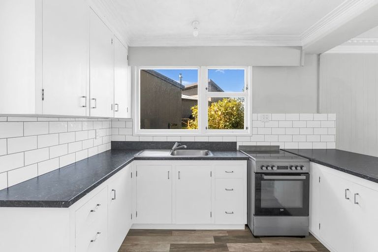 Photo of property in 11 Railway Esplanade, East Gore, Gore, 9710