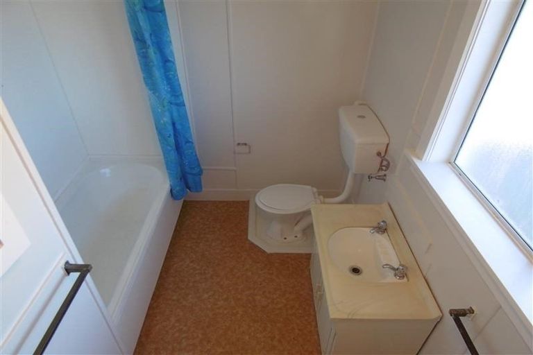 Photo of property in 27 Bulteel Street, New Plymouth, 4310