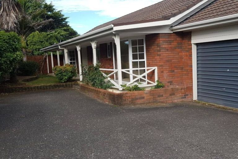 Photo of property in 19 Kennedy Avenue, Forrest Hill, Auckland, 0620