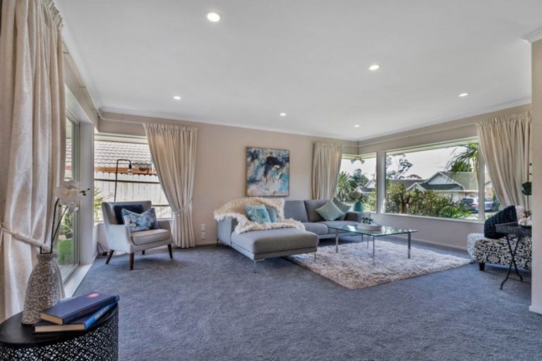 Photo of property in 8 Glencullen Place, Dannemora, Auckland, 2016