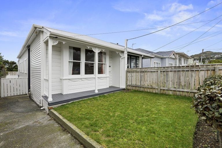 Photo of property in 23 Trent Street, Island Bay, Wellington, 6023