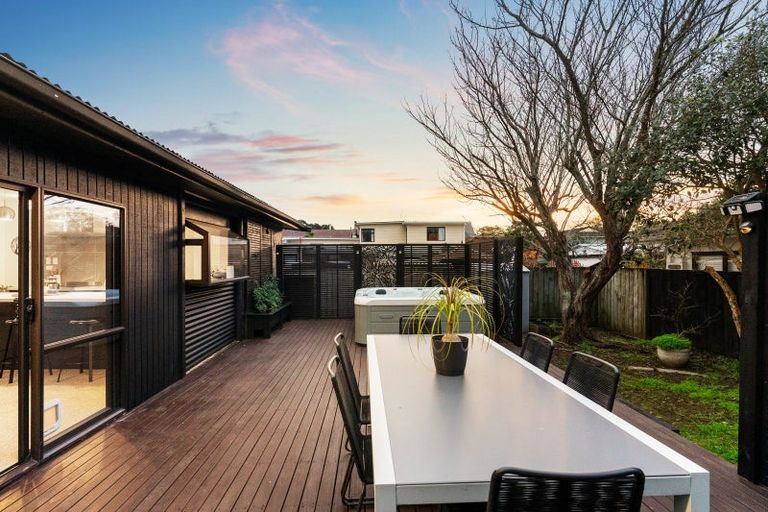 Photo of property in 1/23 Roys Road, Weymouth, Auckland, 2103