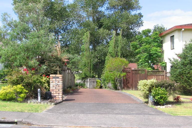 Photo of property in 9 Ronald Macken Place, Windsor Park, Auckland, 0632