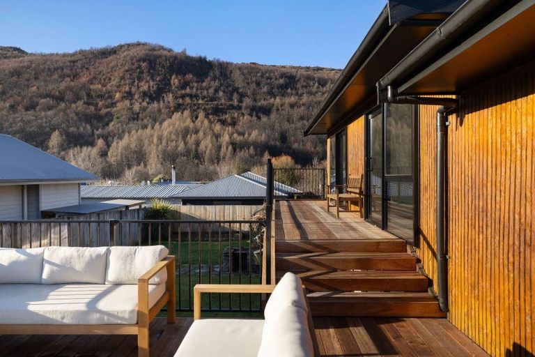 Photo of property in 67 Devon Street, Arrowtown, 9302