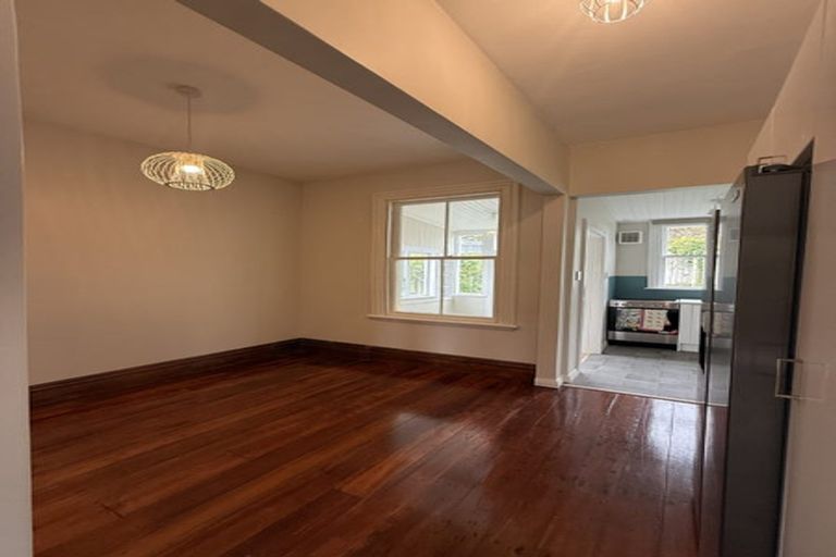 Photo of property in 4 Myrtle Crescent, Mount Cook, Wellington, 6021