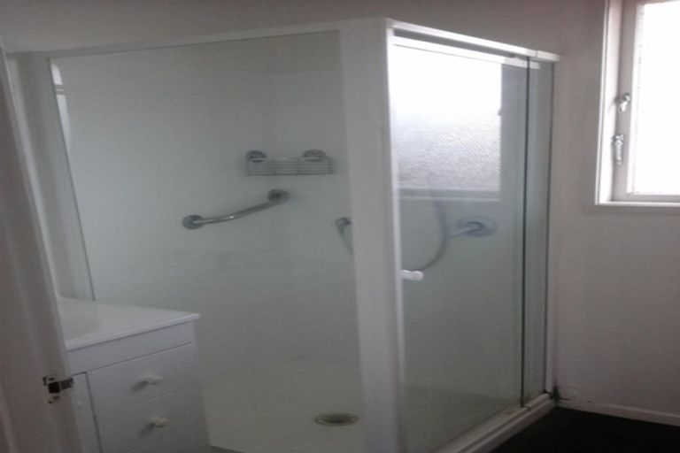 Photo of property in 14 Harmel Road, Glendene, Auckland, 0602