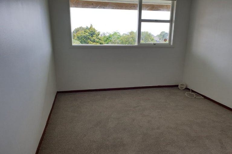 Photo of property in 3/26 Mellons Bay Road, Howick, Auckland, 2014