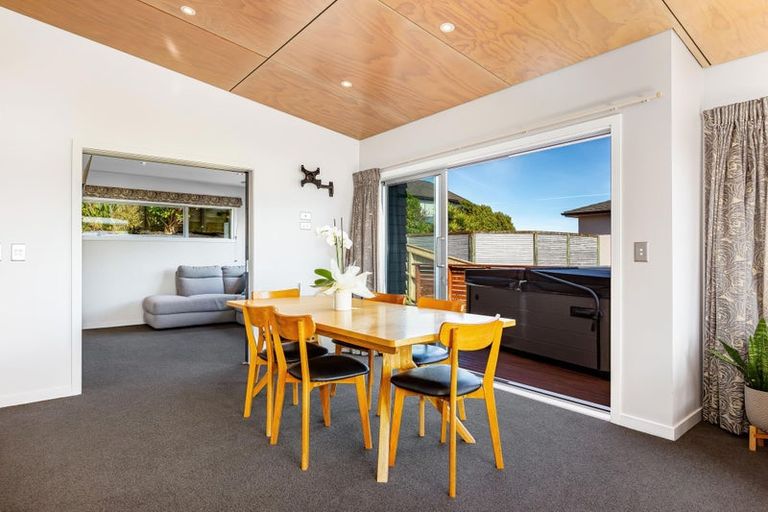 Photo of property in 7 Aoraki Rise, Aotea, Porirua, 5024
