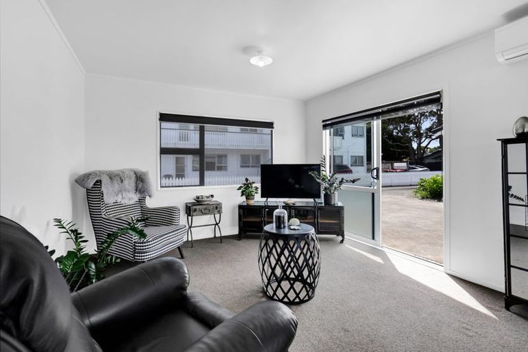 Photo of property in 2/353 Saint Aubyn, Moturoa, New Plymouth, 4310