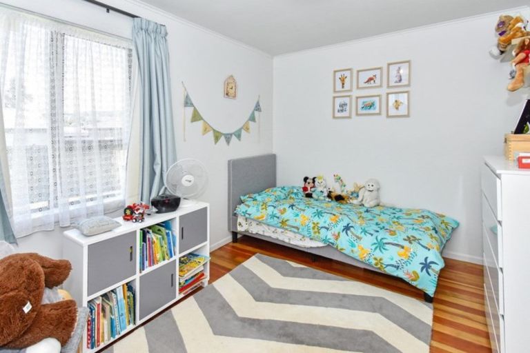 Photo of property in 1/42 Sutton Crescent, Papakura, 2110