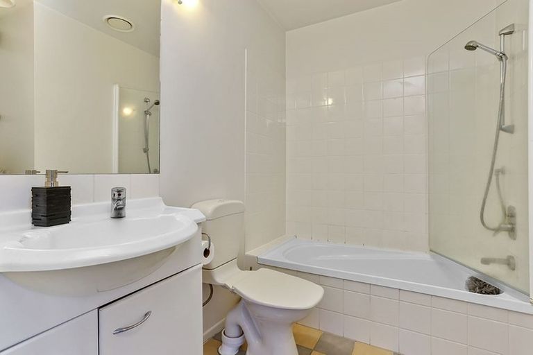 Photo of property in The Grange, 69/92 Bush Road, Albany, Auckland, 0632