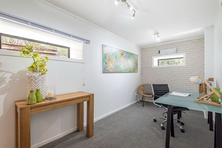 Photo of property in 3/5 Gordon Avenue, Forrest Hill, Auckland, 0620
