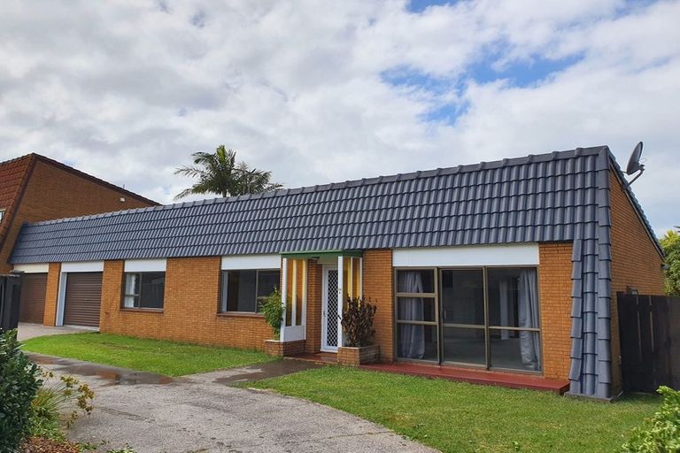 Photo of property in 1/30 Vivian Wilson Drive, Eastern Beach, Auckland, 2012