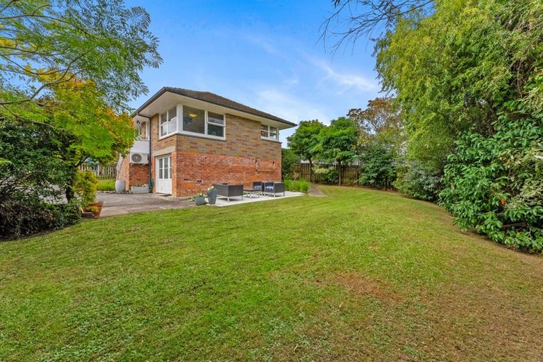 Photo of property in 1/9a Eversleigh Road, Belmont, Auckland, 0622