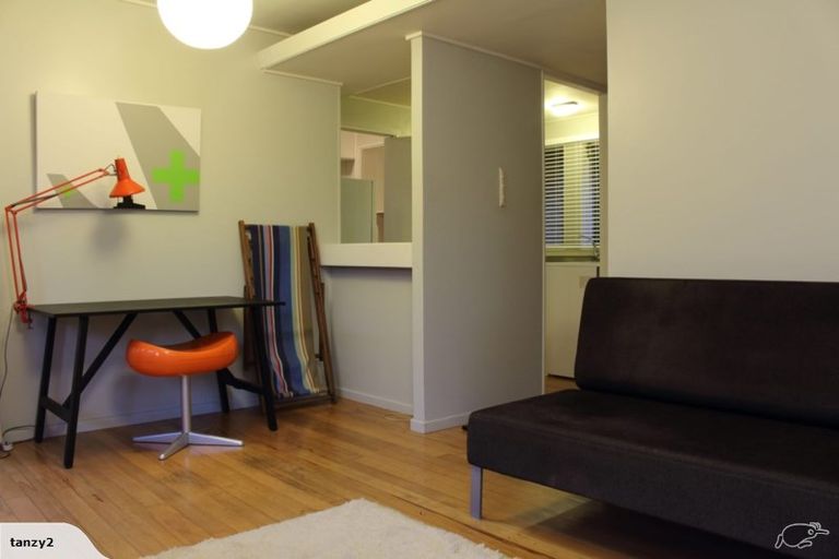 Photo of property in 2/24 Brook Street, Milford, Auckland, 0620