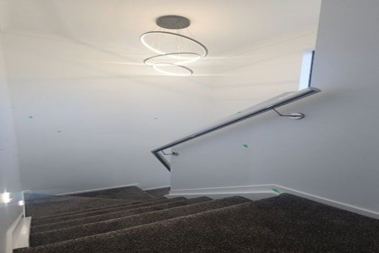 Photo of property in 90a West Harbour Drive, West Harbour, Auckland, 0618