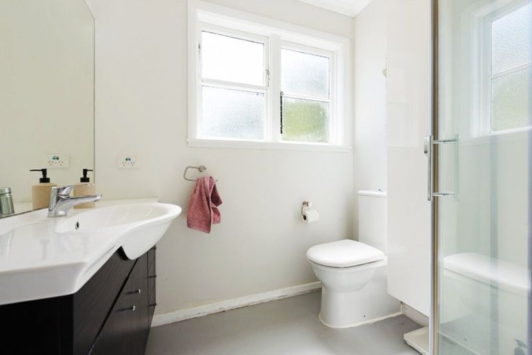 Photo of property in 104 Sidlaw Street, Strathmore Park, Wellington, 6022