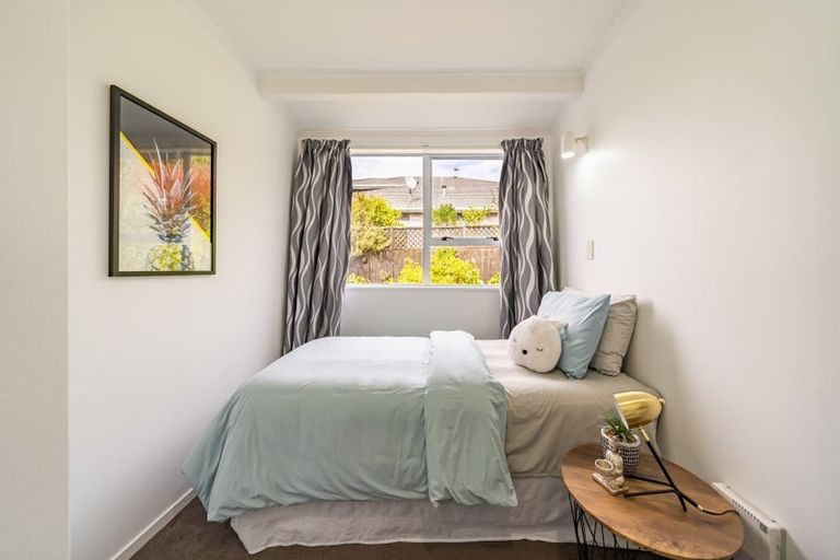 Photo of property in 8 James Cook Drive, Whitby, Porirua, 5024