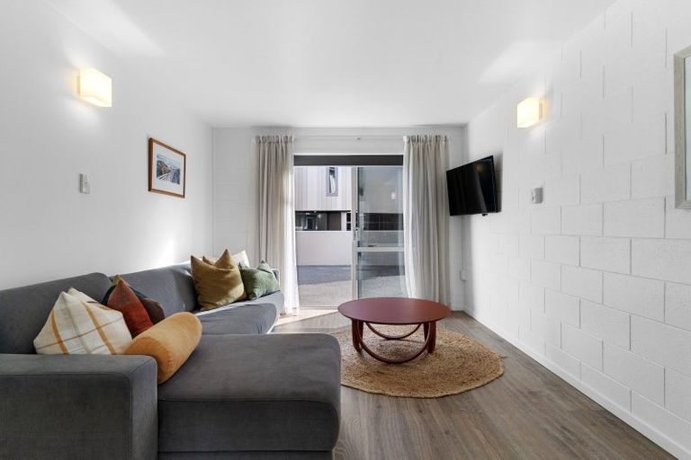 Photo of property in 2/21 The Mall, Mount Maunganui, 3116