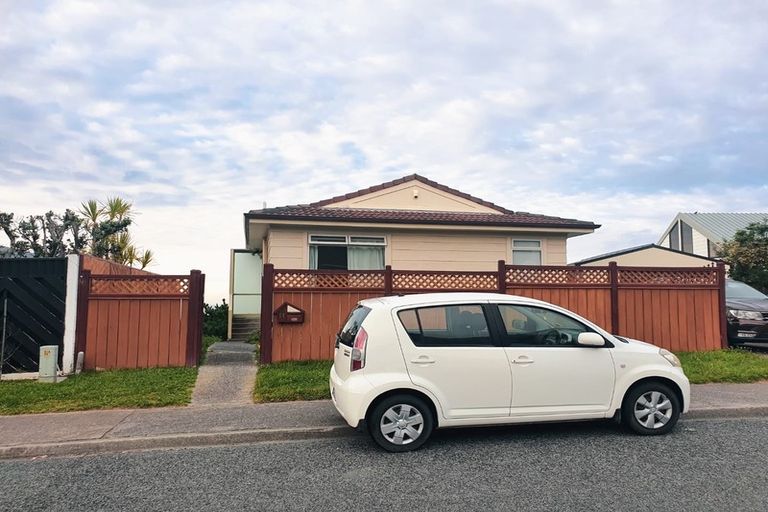 Photo of property in 11 Orchy Crescent, Southgate, Wellington, 6023