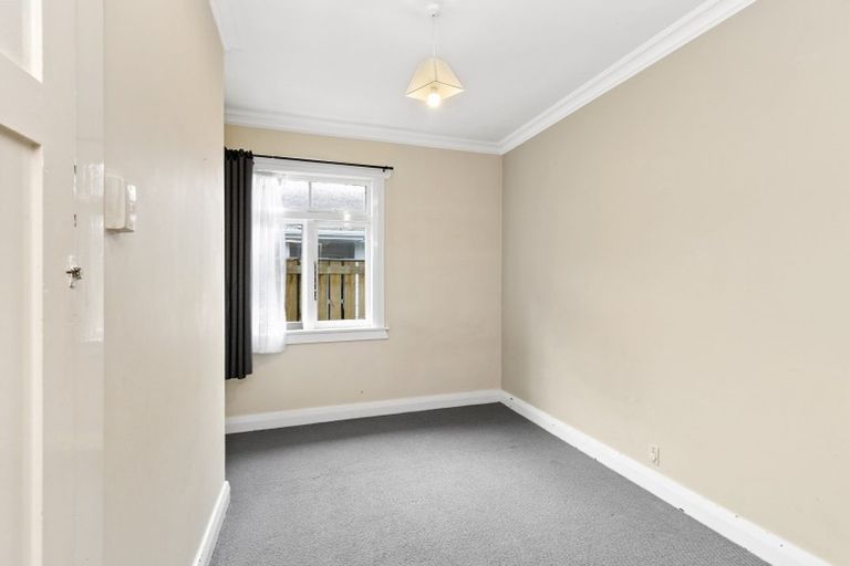 Photo of property in 42 Leighton Avenue, Waiwhetu, Lower Hutt, 5010