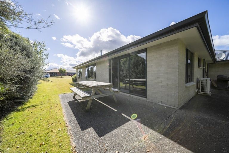 Photo of property in 60 Lawson Burrows Crescent, Te Anau, 9600