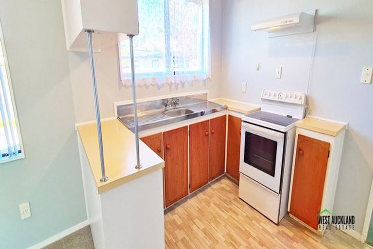 Photo of property in 1/67 Luanda Drive, Ranui, Auckland, 0612