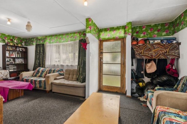 Photo of property in 33 Hanson Grove, Stokes Valley, Lower Hutt, 5019