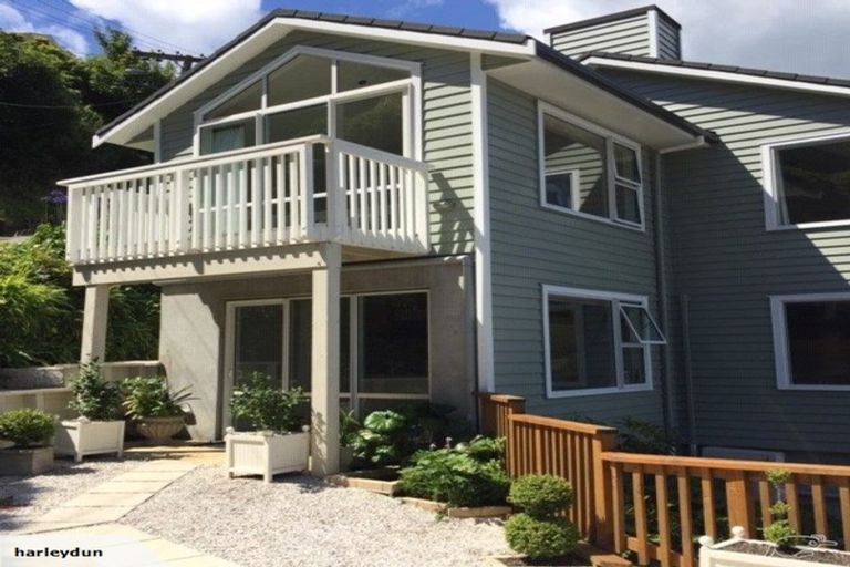 Photo of property in 16 Curnow Way, Kaiwharawhara, Wellington, 6035