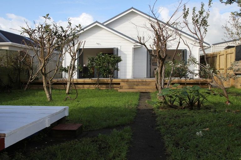 Photo of property in 238 Saint Aubyn Street, New Plymouth, 4310