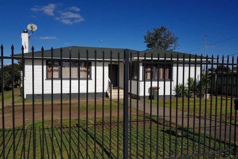 Photo of property in 6 O'connell Street, Manurewa, Auckland, 2102