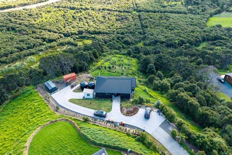 Photo of property in 193 Pinchgut Road, Kaukapakapa, 0873