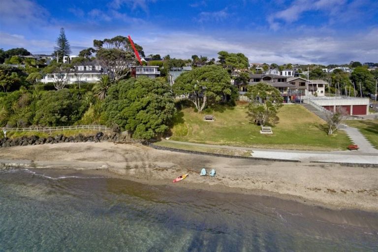 Photo of property in 25 Bournemouth Terrace, Murrays Bay, Auckland, 0630