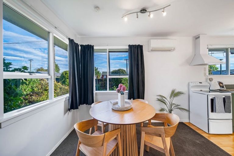 Photo of property in 64 Farquhars Road, Redwood, Christchurch, 8051