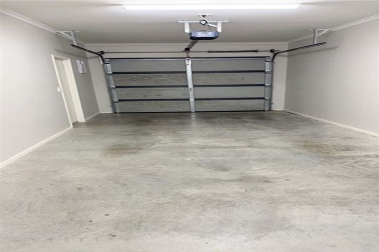 Photo of property in 10 Vincent Lane, Hobsonville, Auckland, 0616