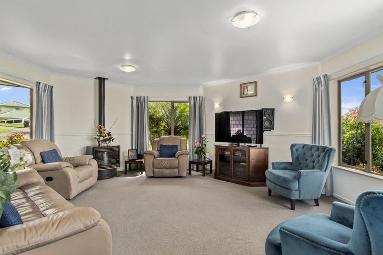 Photo of property in 2 Adler Drive, Ohauiti, Tauranga, 3112