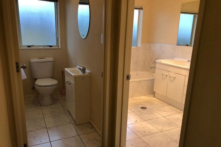 Photo of property in 26 Craigavon Drive, East Tamaki, Auckland, 2013