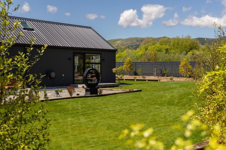 Photo of property in 5 Bressay Way, Waikanae, 5036