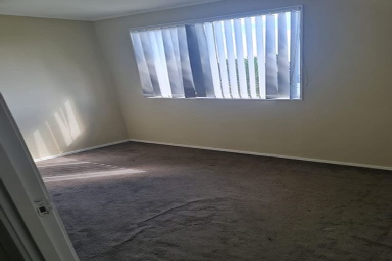 Photo of property in 2 Sparrow Place, Weymouth, Auckland, 2103