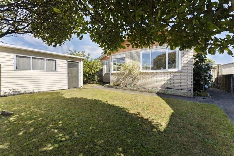 Photo of property in 52 Wallace Place, Westown, New Plymouth, 4310