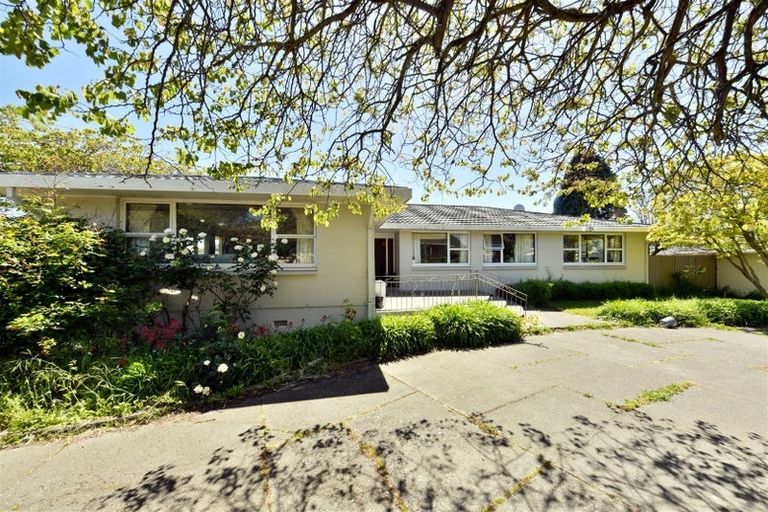 Photo of property in 4 Talltree Avenue, Avonhead, Christchurch, 8042