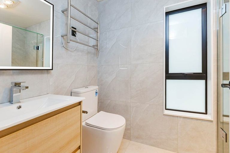 Photo of property in 16d Smedley Street, Manurewa, Auckland, 2102